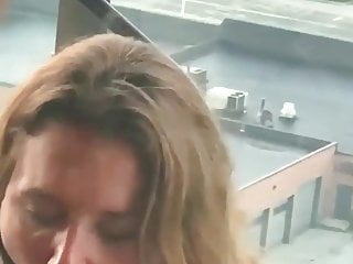 boğa ile 1 balkonda hotwife 