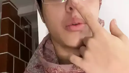 Arap Öğretmen Onlara Kadın Anatomisini Öğretiyor