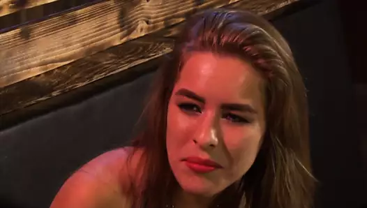 hapishane parmaklıklarının arkasında cougar kitten - lezbiyen sikiş