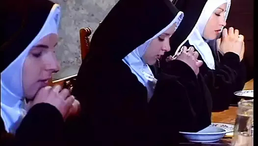 Rahibelerin Yoldan Çıktığı Gün - Full Vintage Porno 