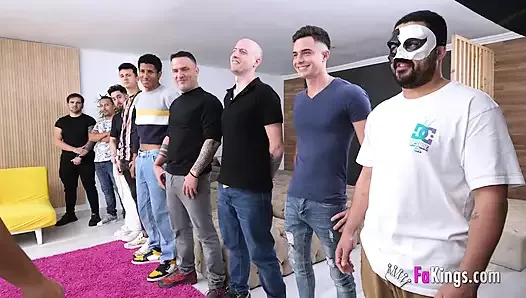 lana 9 dudes ile bir grup seks ile gerçekten zor geliyor!!!