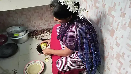 yengemi mutfakta sikişiyorum