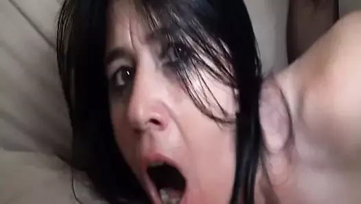 Seksi Fransız kaşar sert seks ve büyük bir yüz sahiptir