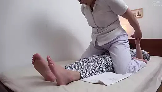 Otelde Masaj Yapan Güzel Bir MİLF cinsel ilişki için pazarlık Yapabilir mi? Doğrulamaya gittim...