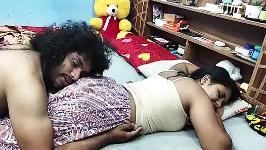 Shimmy ve etek mallu ateşli çift yatak odası sikiş, Mallu çift elbise kaldırma ve ateşli sikiş, ateşli seks ile Mallu karısı arkadan yalamak
