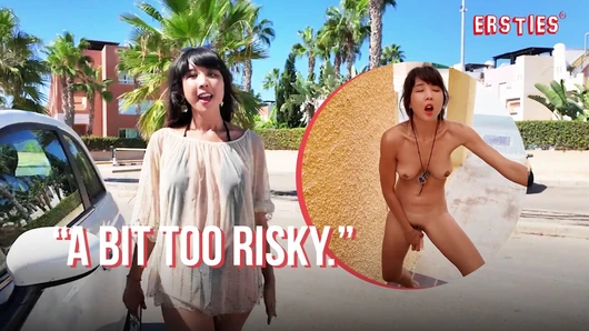 Ersties - Teşhirci Kiara, Halka Açık Yerlerde Çıplak Kaldıktan Sonra Çok Azıyor ve Mastürbasyon yapacak bir Yer Buluyor
