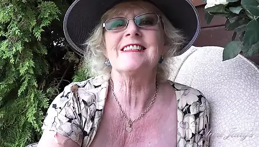 auntjudys - 66yo kıllı olgun mılf Bayan claire bahçede sikini emiyor (pov)