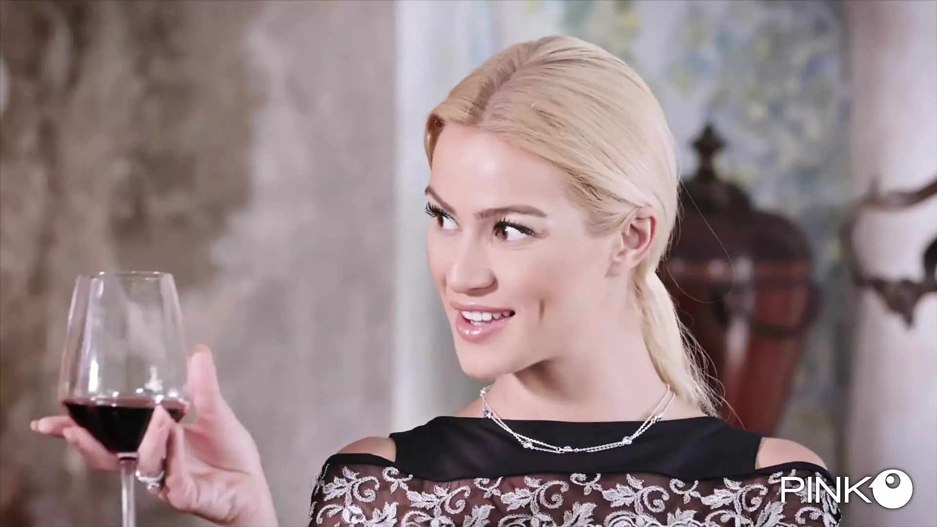 model kiraz öpücüğü kıçından christian clay'in yarrakunu seviyor