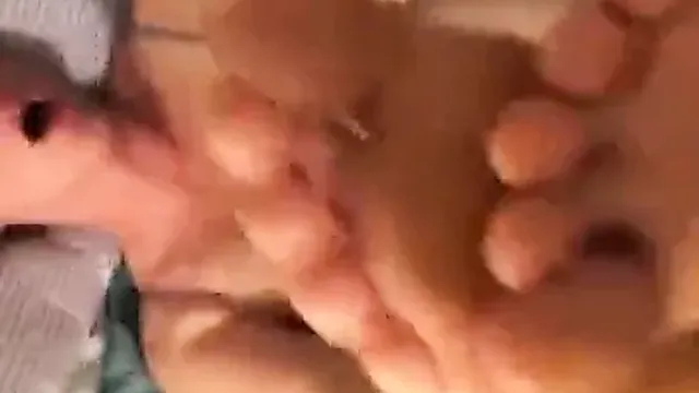 yüzüne jennie m misyoner ayak