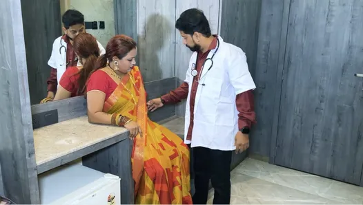 Kadın hamile kalamadığı için doktora gitti.