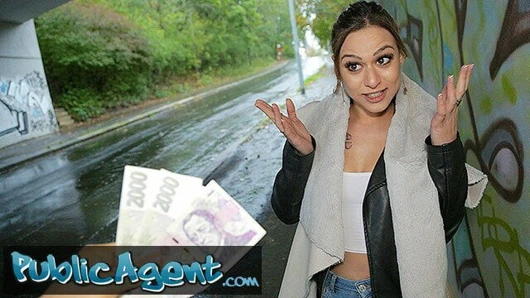 Otobüs Durağında Bekleyen Çıtırı Model Gibisin Diye Kandırıp Siktim